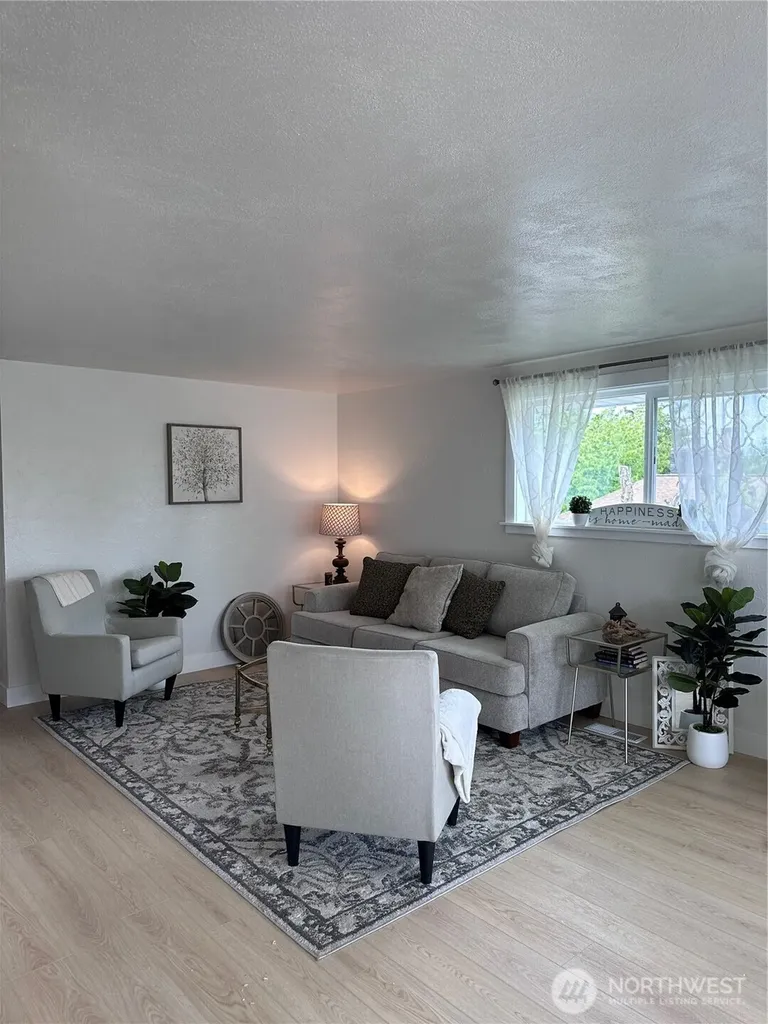 1025 E 53rd Street Tacoma WA 98404