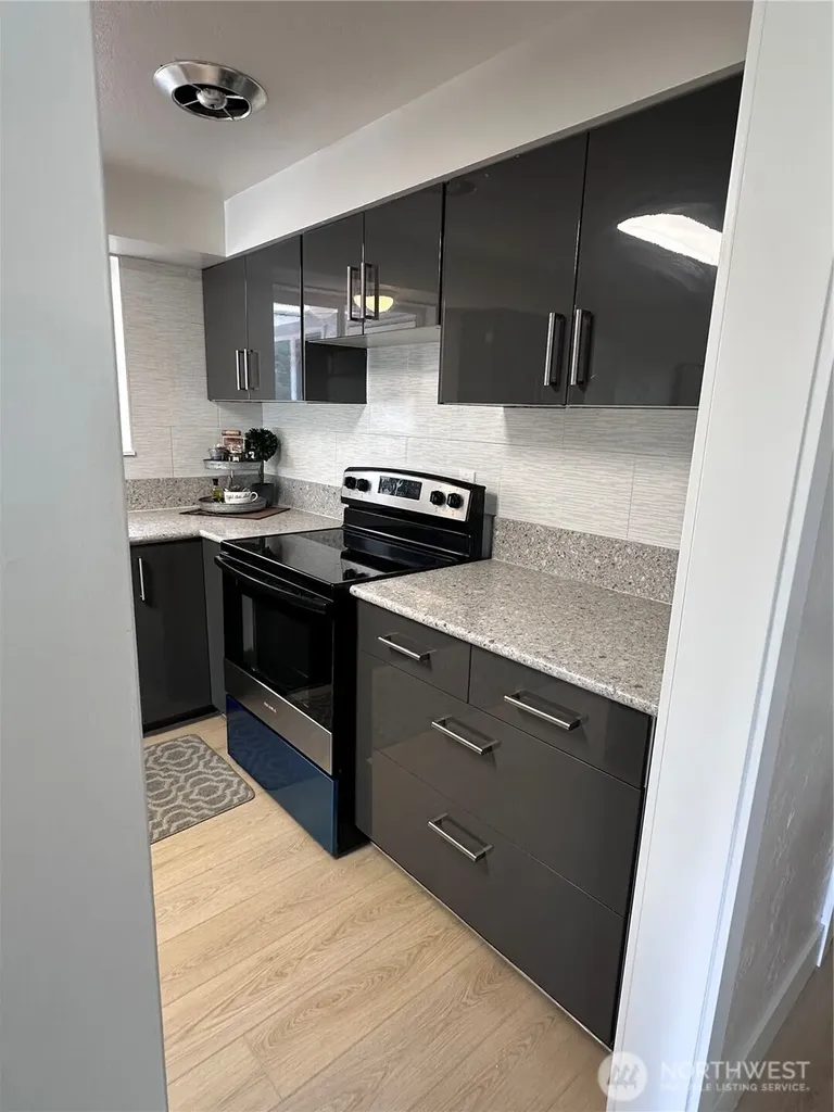1025 E 53rd Street Tacoma WA 98404