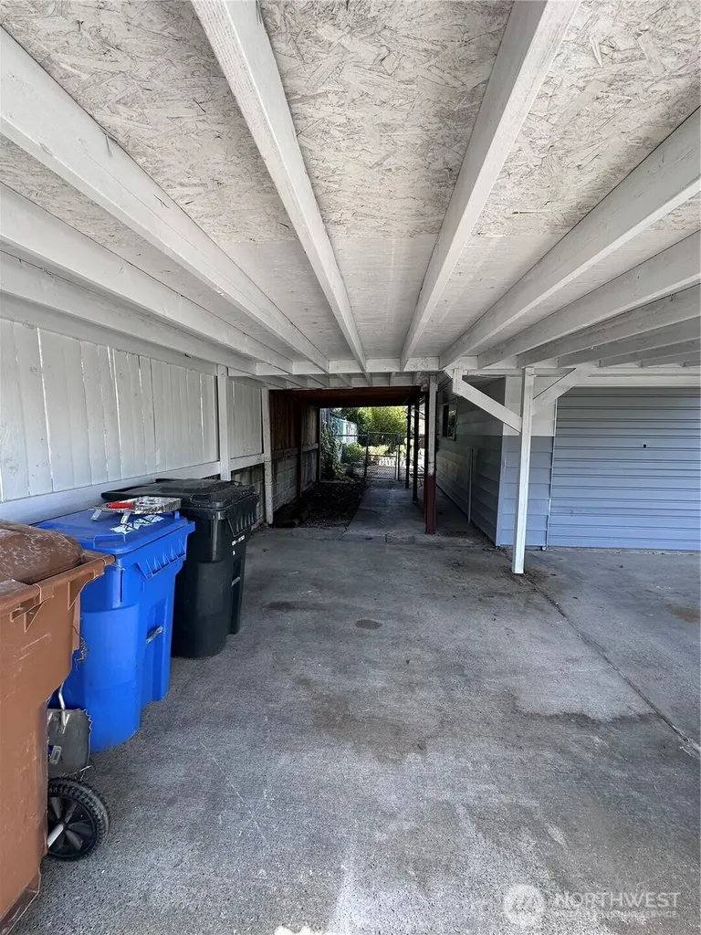 1025 E 53rd Street Tacoma WA 98404