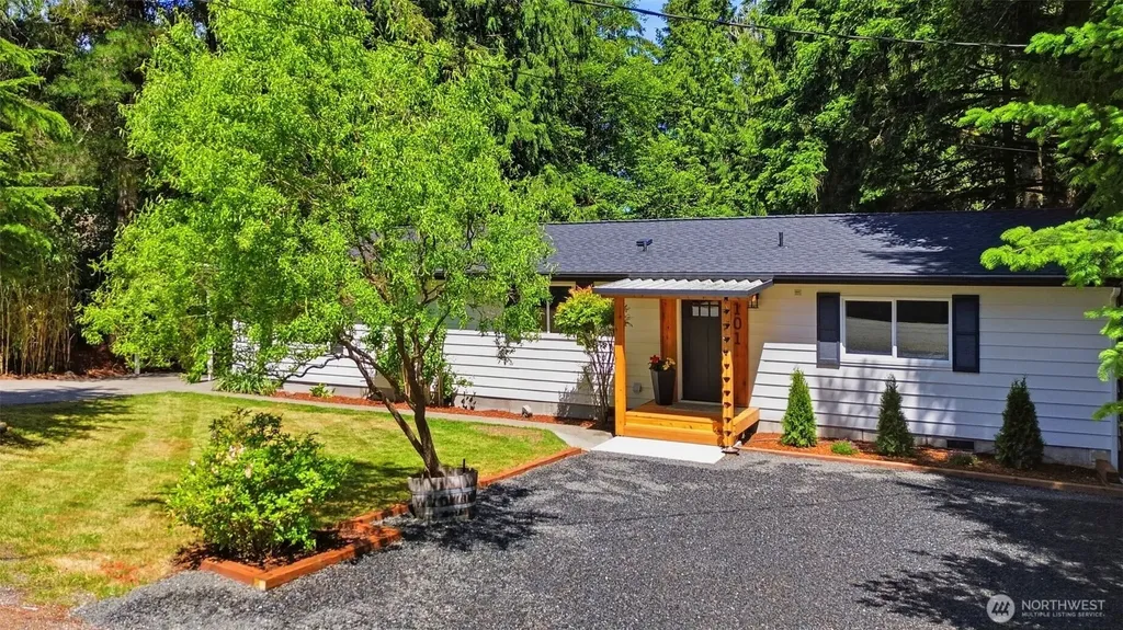 101 E Snow Cap Drive Belfair WA 98528