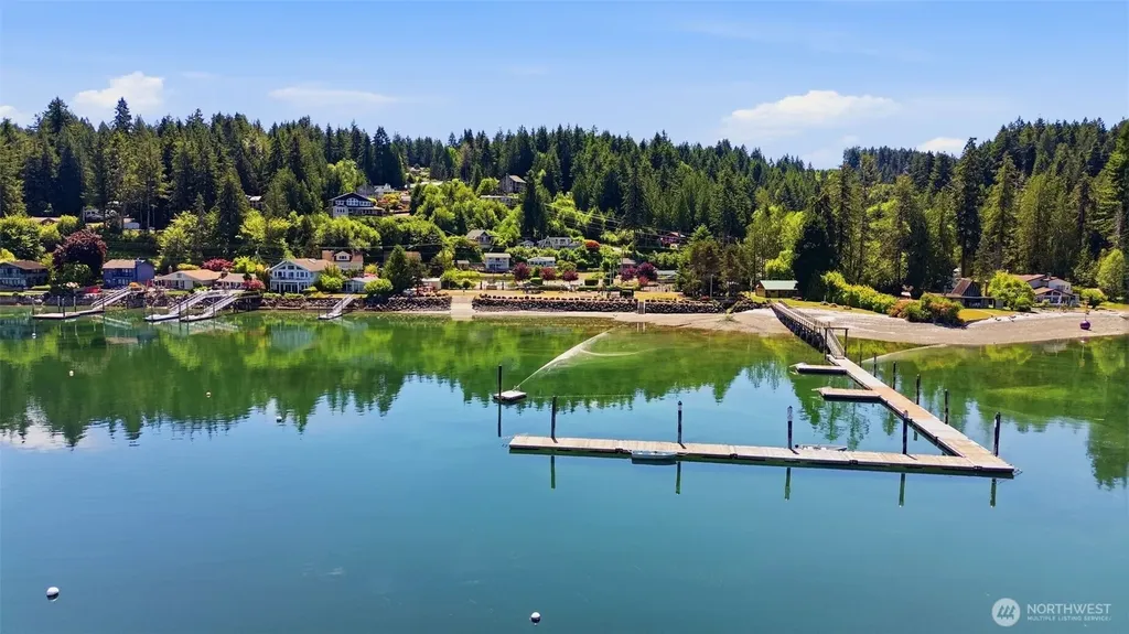 101 E Snow Cap Drive Belfair WA 98528