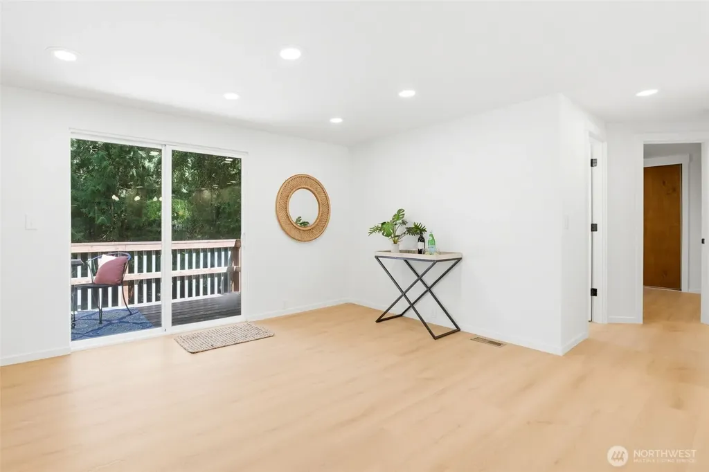 101 E Snow Cap Drive Belfair WA 98528