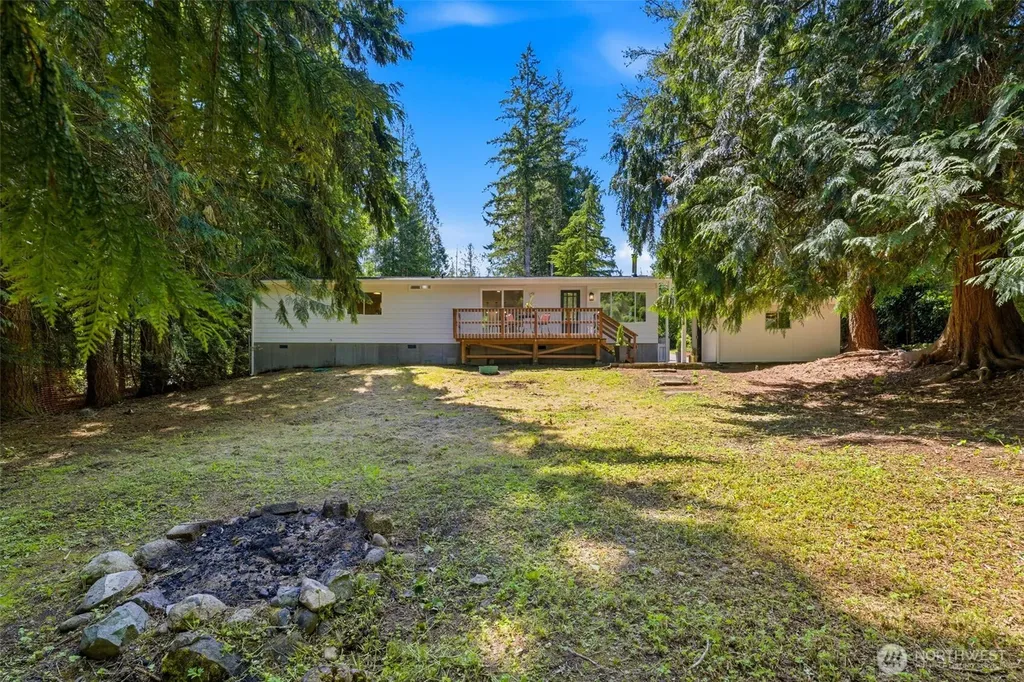 101 E Snow Cap Drive Belfair WA 98528