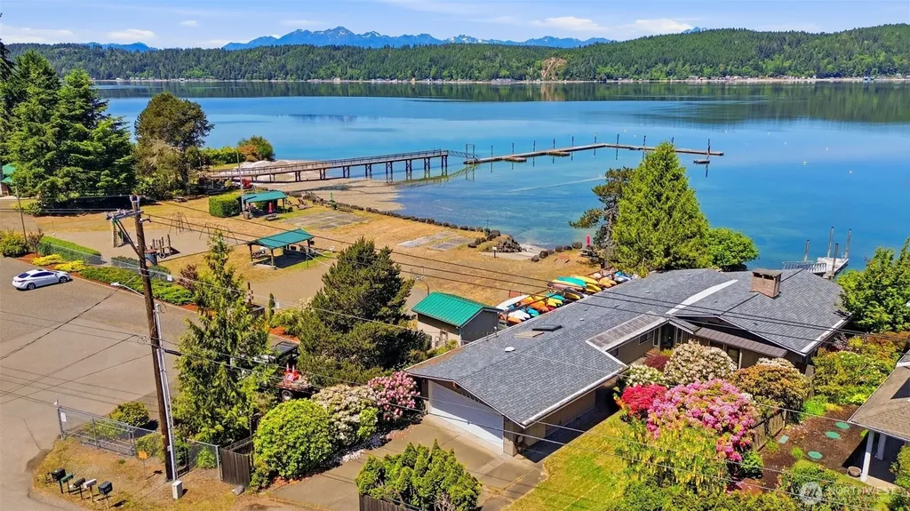 101 E Snow Cap Drive Belfair WA 98528