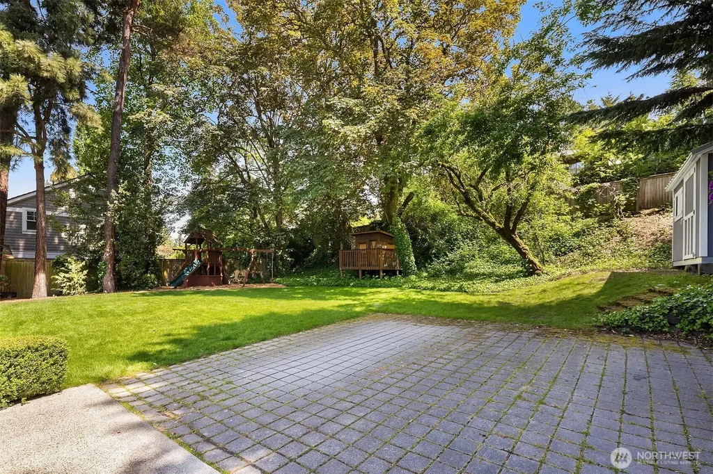 842 84th Avenue NE Medina WA 98039