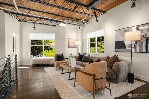 2371 Harbor Avenue SW Seattle WA 98126