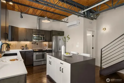 2371 Harbor Avenue SW Seattle WA 98126