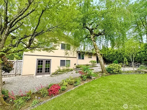 12109 SE 68th Place Bellevue WA 98006