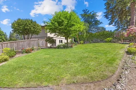 12109 SE 68th Place Bellevue WA 98006