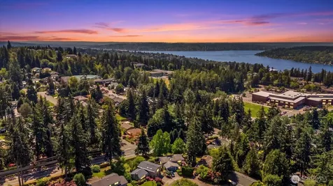 12109 SE 68th Place Bellevue WA 98006