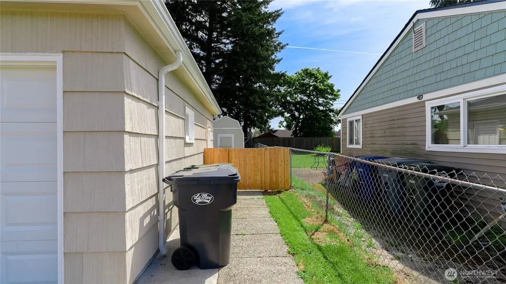 10605 Freiday Street SW Lakewood WA 98499
