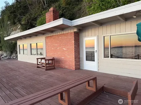 1085 Rockaway Lane Camano Island WA 98282