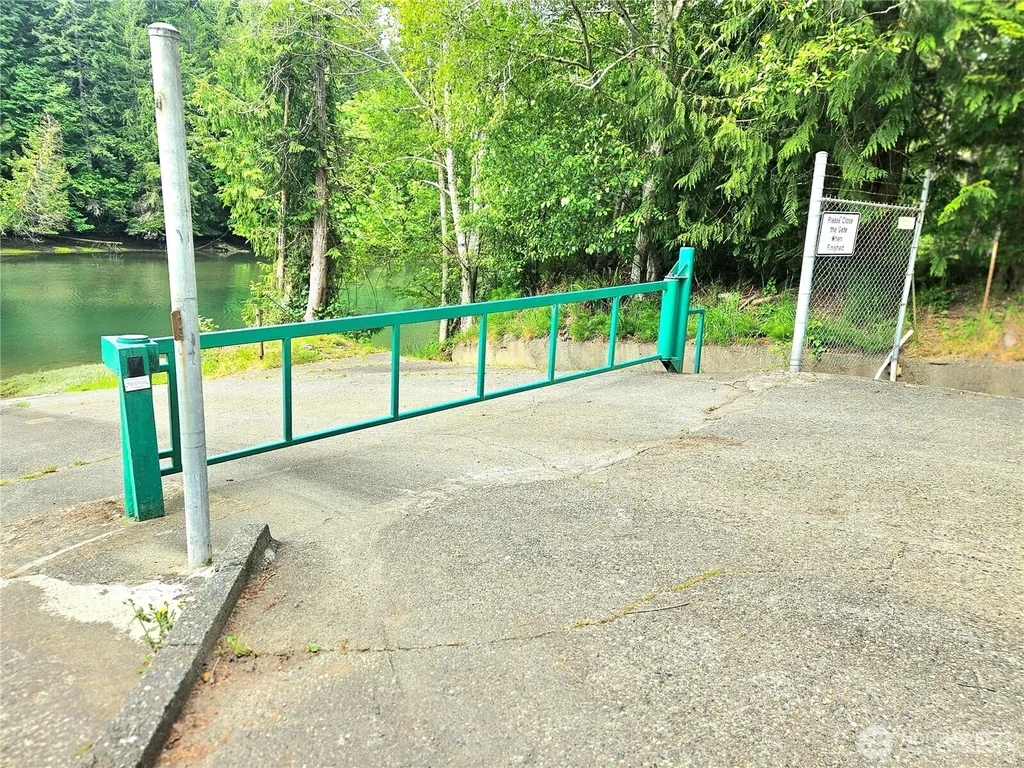55 Wolf Road Quilcene WA 98376