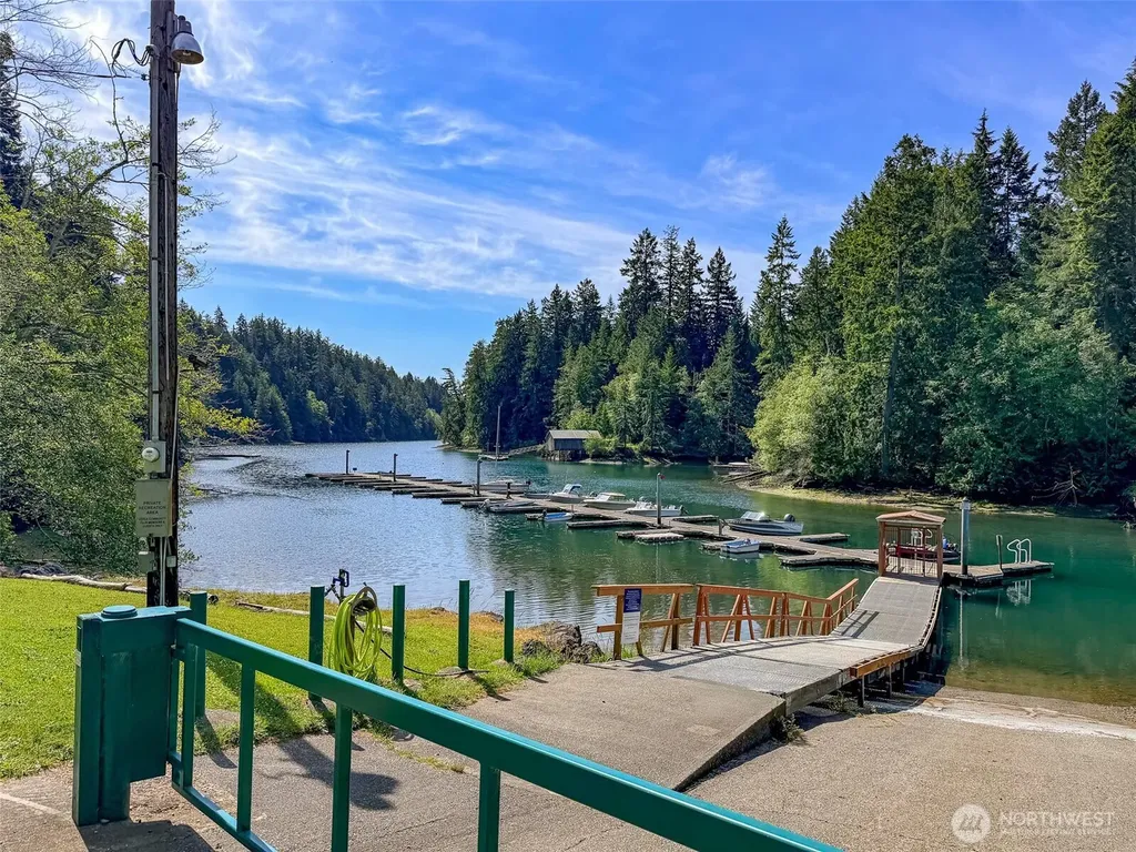 55 Wolf Road Quilcene WA 98376