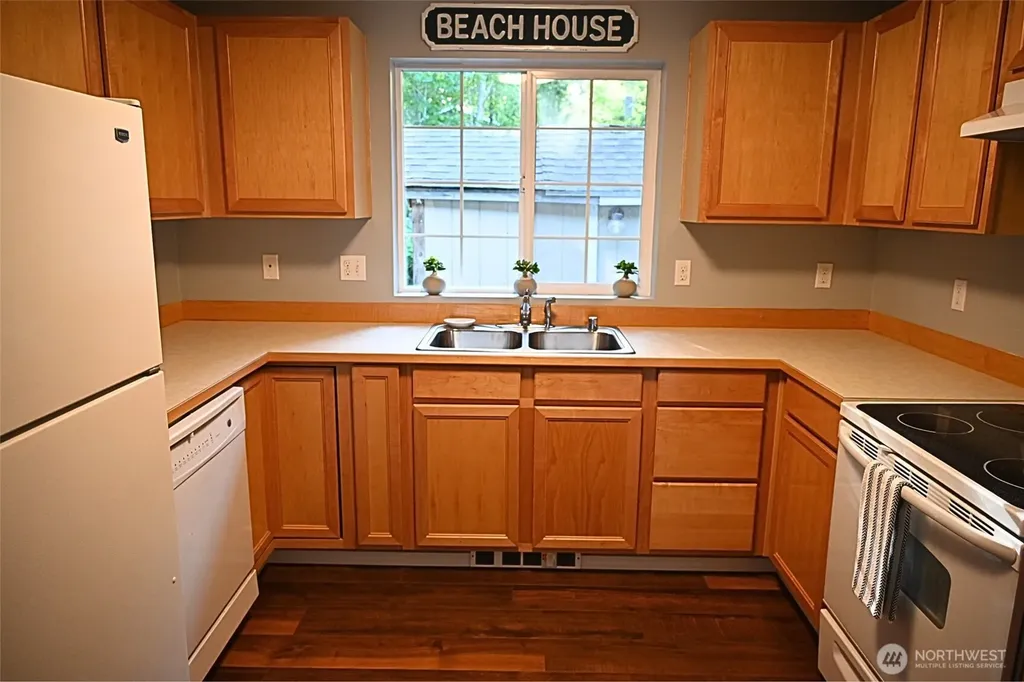 55 Wolf Road Quilcene WA 98376