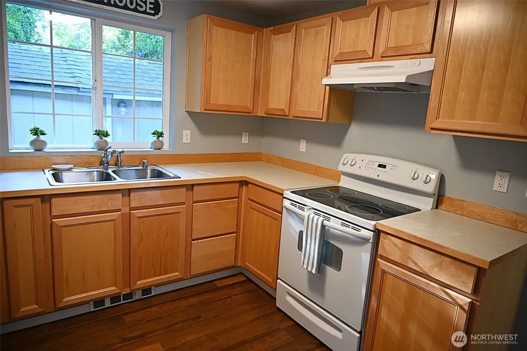 55 Wolf Road Quilcene WA 98376