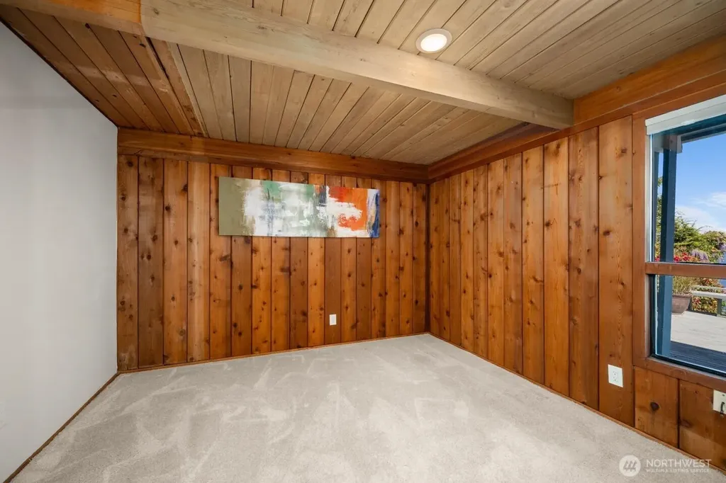 6883 Holeman Avenue Blaine WA 98230