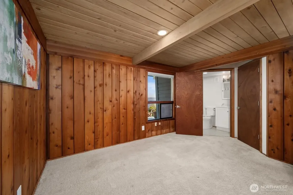 6883 Holeman Avenue Blaine WA 98230