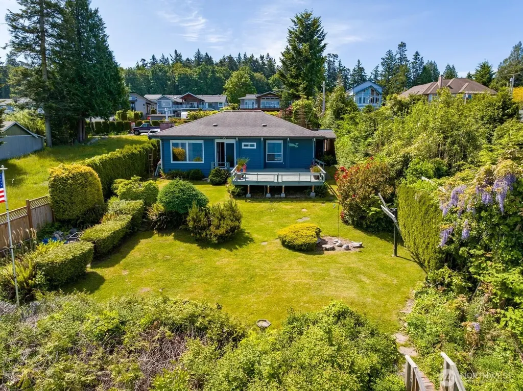 6883 Holeman Avenue Blaine WA 98230