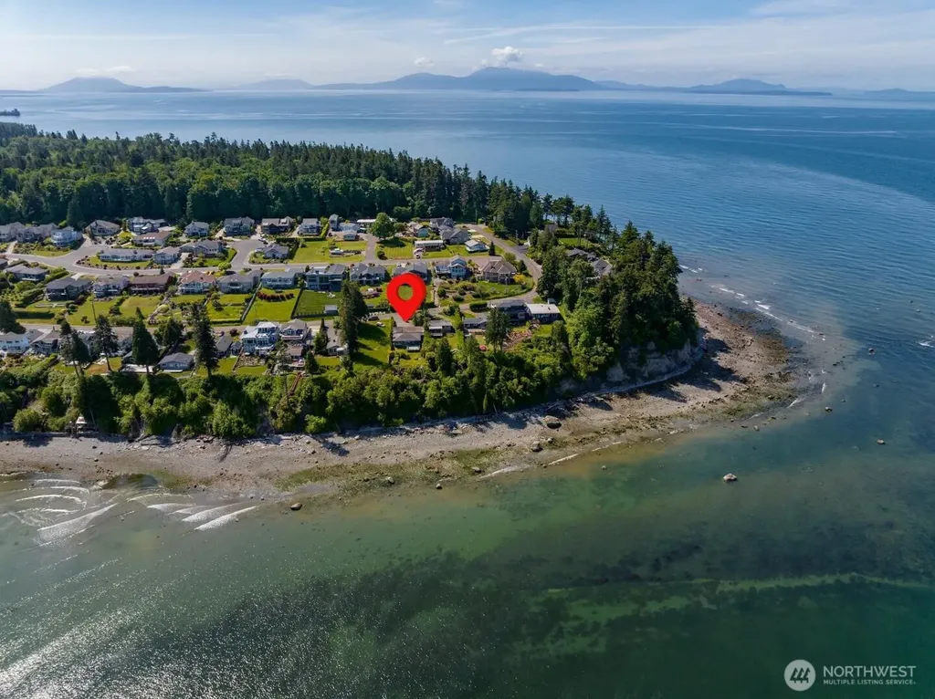 6883 Holeman Avenue Blaine WA 98230