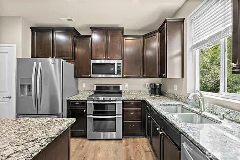 14006 67th Avenue E Puyallup WA 98373
