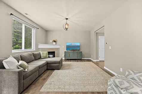 14006 67th Avenue E Puyallup WA 98373