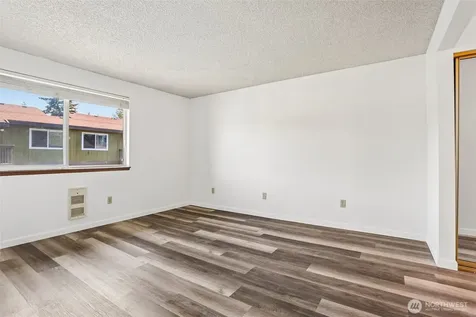 8312 27th W Tacoma WA 98466