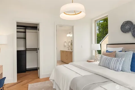6913 30th Avenue NW Seattle WA 98117