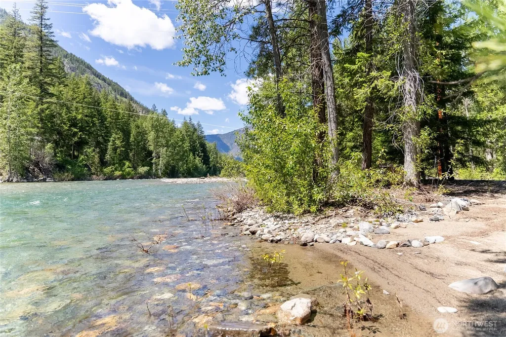 97 Cedarosa Way Mazama WA 98833