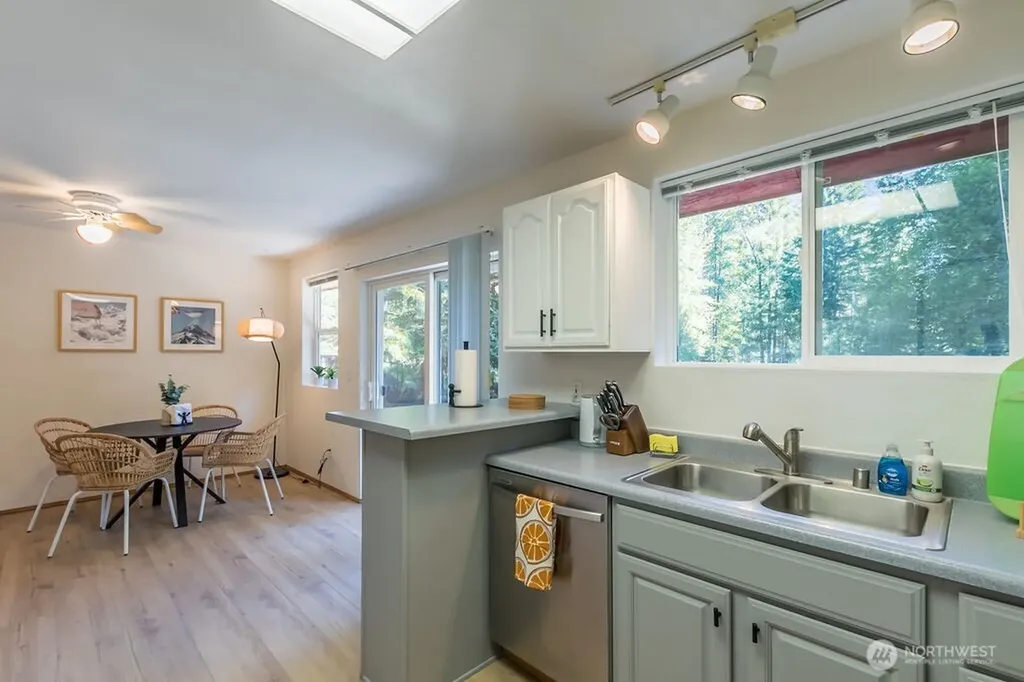 231 Paradise Drive Ashford WA 98304