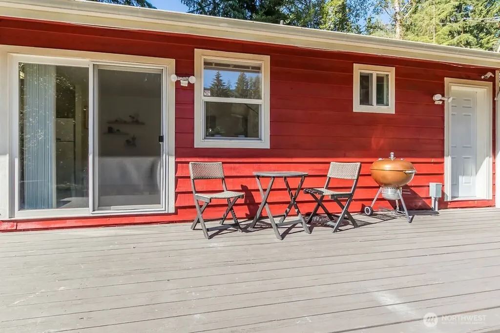 231 Paradise Drive Ashford WA 98304