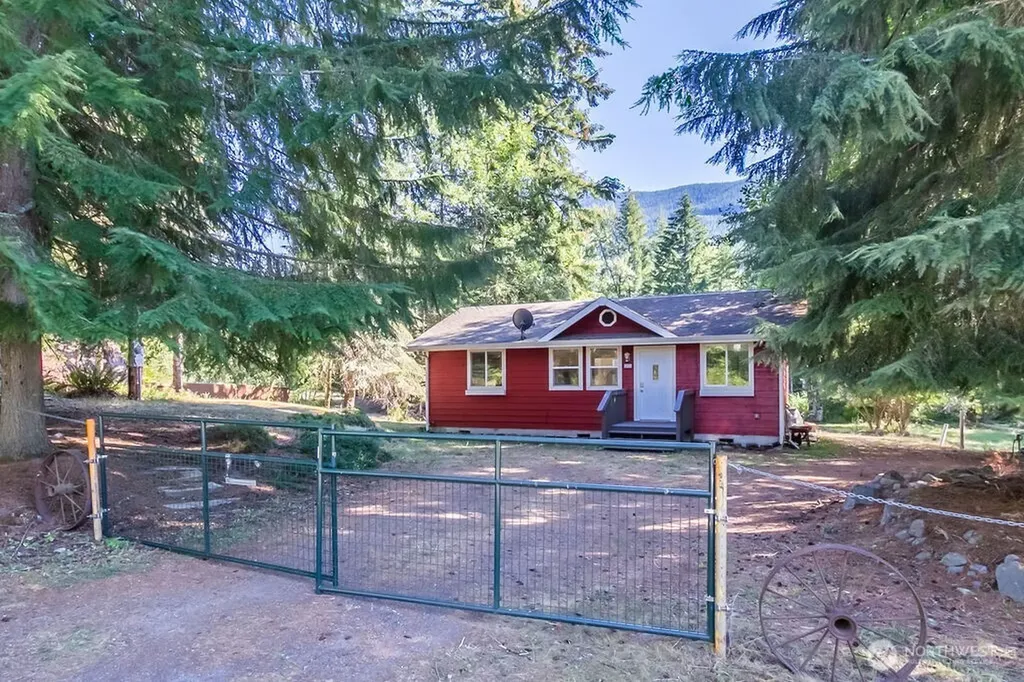 231 Paradise Drive Ashford WA 98304