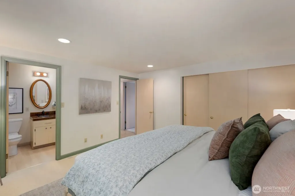 8433 221st Place SW Edmonds WA 98026