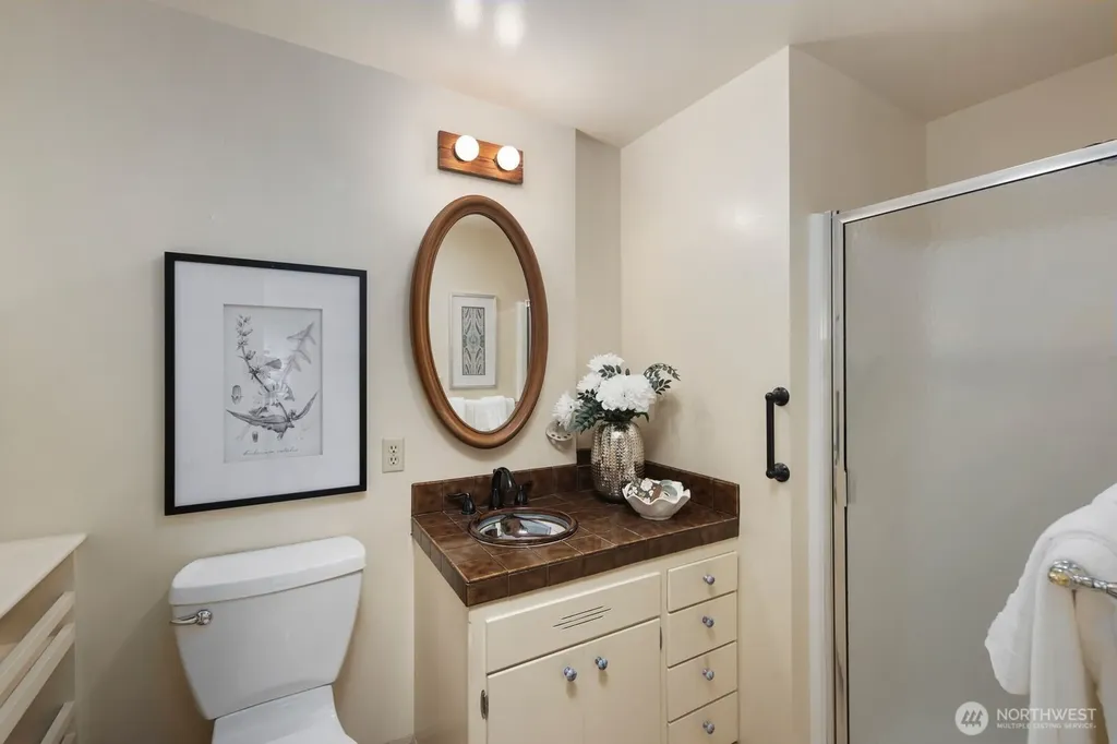 8433 221st Place SW Edmonds WA 98026