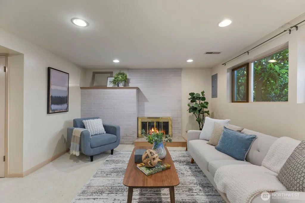8433 221st Place SW Edmonds WA 98026