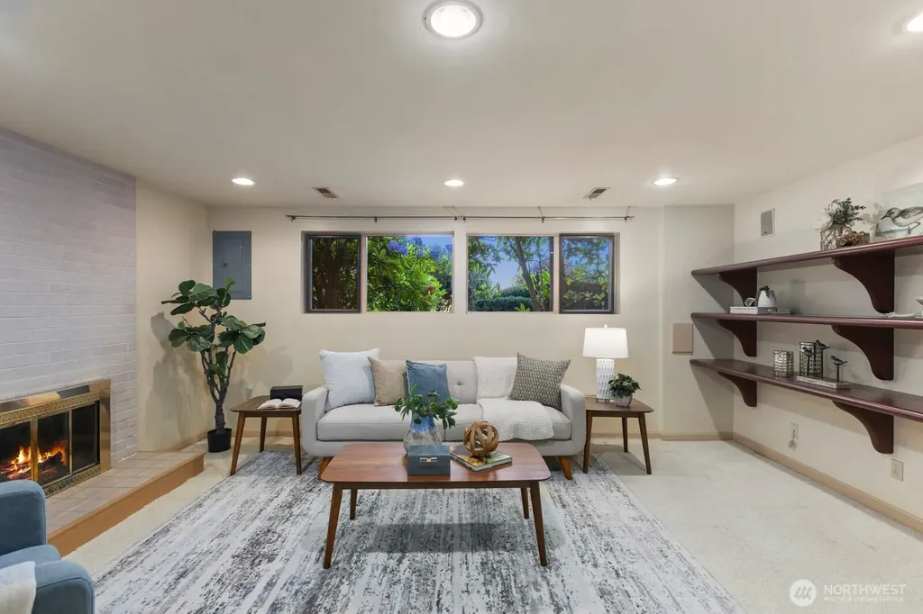 8433 221st Place SW Edmonds WA 98026