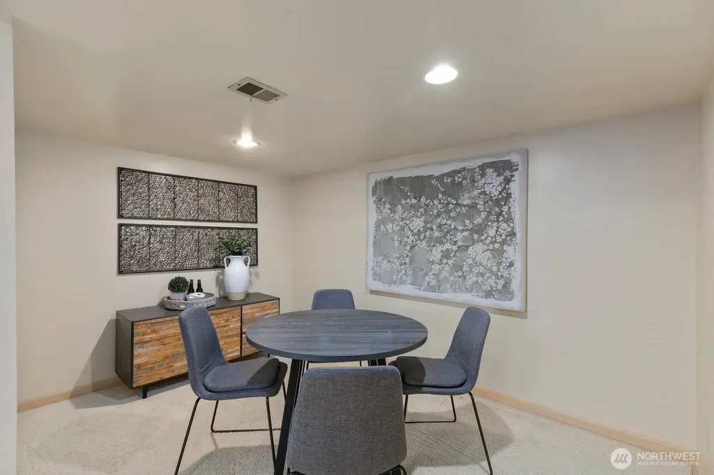 8433 221st Place SW Edmonds WA 98026