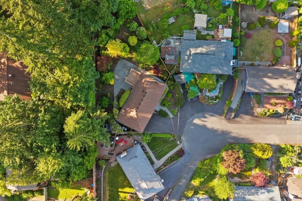 8433 221st Place SW Edmonds WA 98026