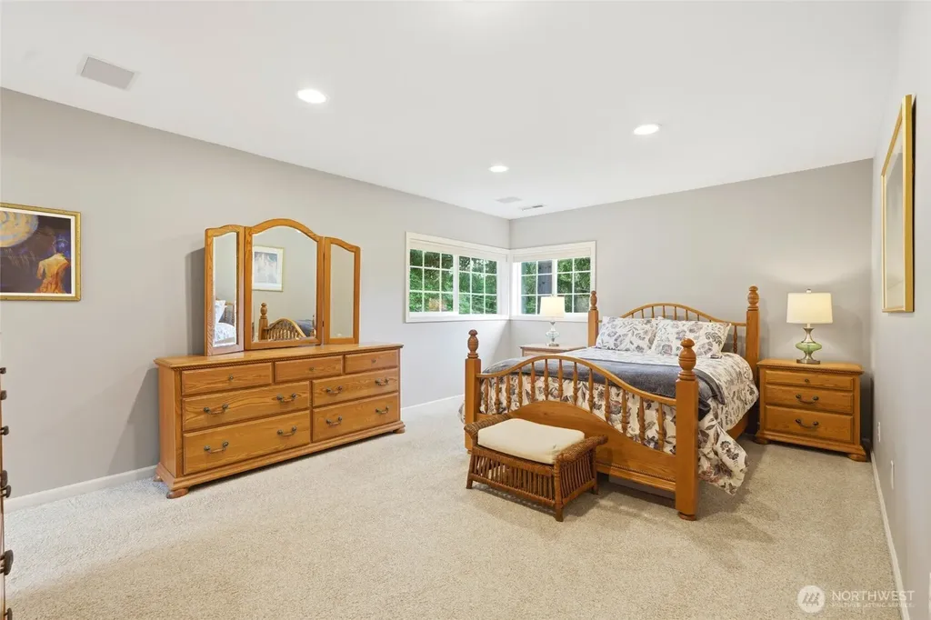 236 SW 166th Place Normandy Park WA 98166