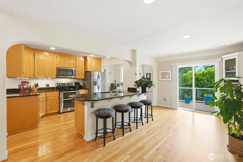 236 SW 166th Place Normandy Park WA 98166