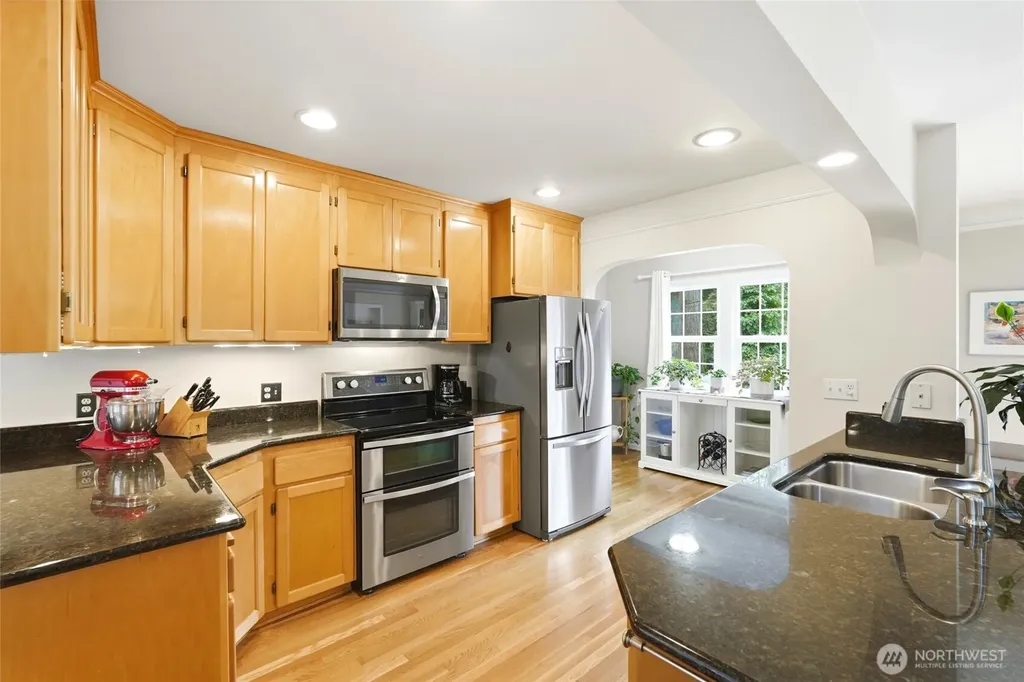 236 SW 166th Place Normandy Park WA 98166