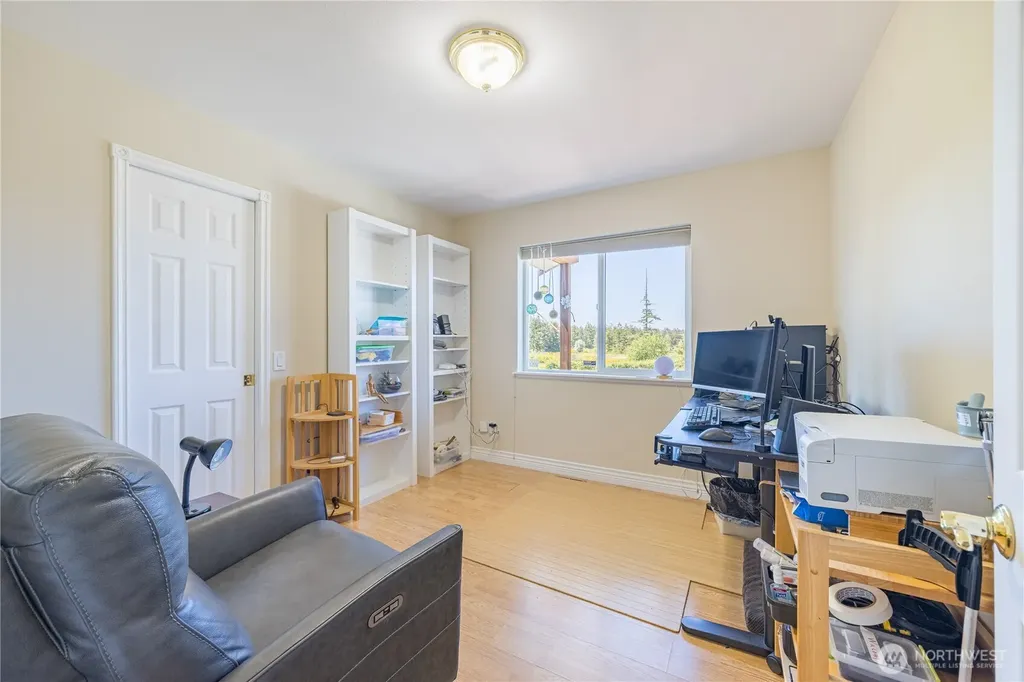 80 Sunshine Plaza Sequim WA 98382
