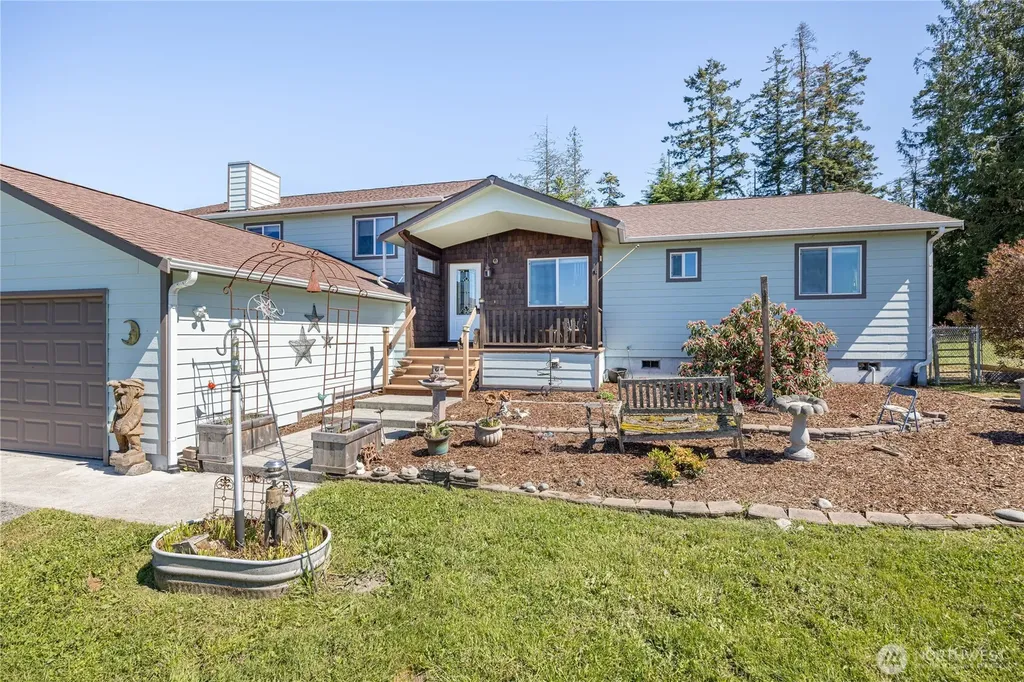 80 Sunshine Plaza Sequim WA 98382