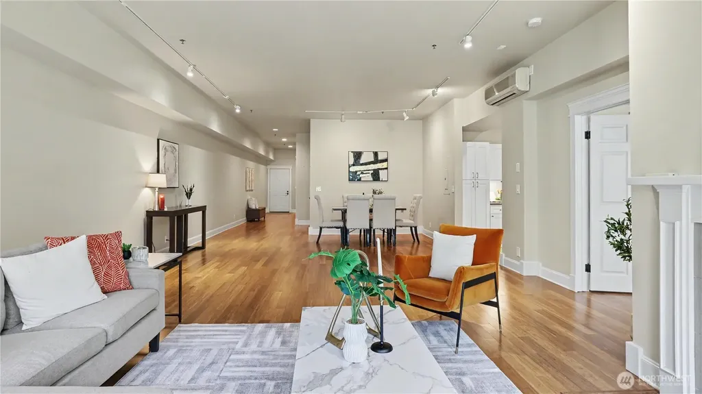 526 1st Avenue S Seattle WA 98104