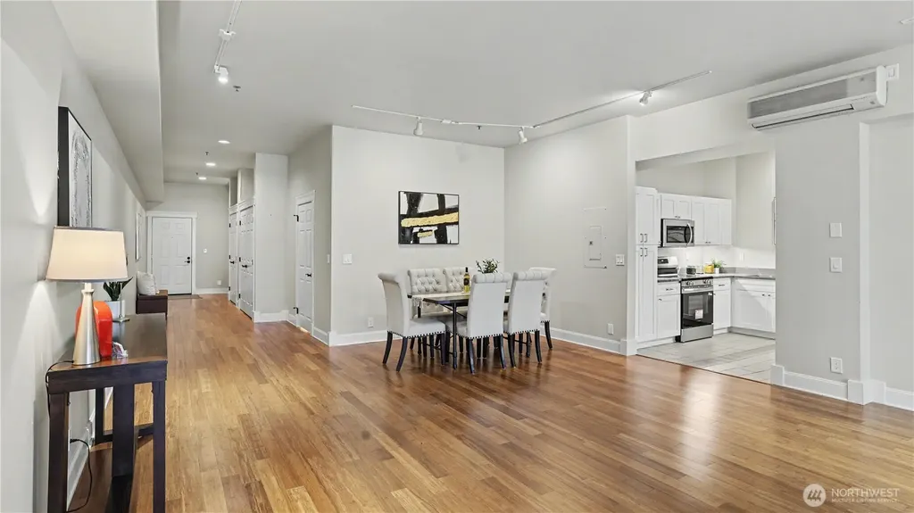 526 1st Avenue S Seattle WA 98104