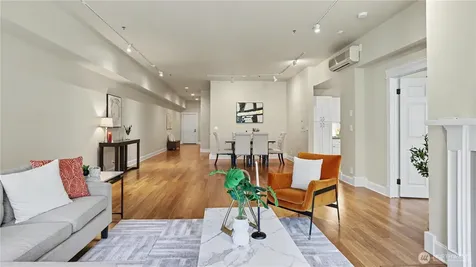 526 1st Avenue S Seattle WA 98104