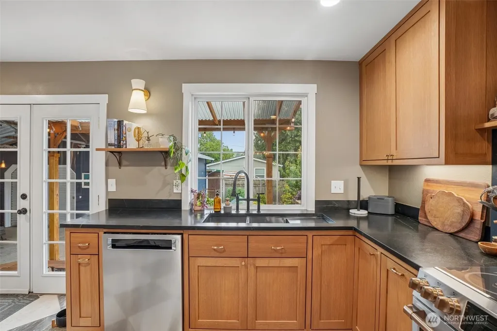 709 W 24th Street Vancouver WA 98660