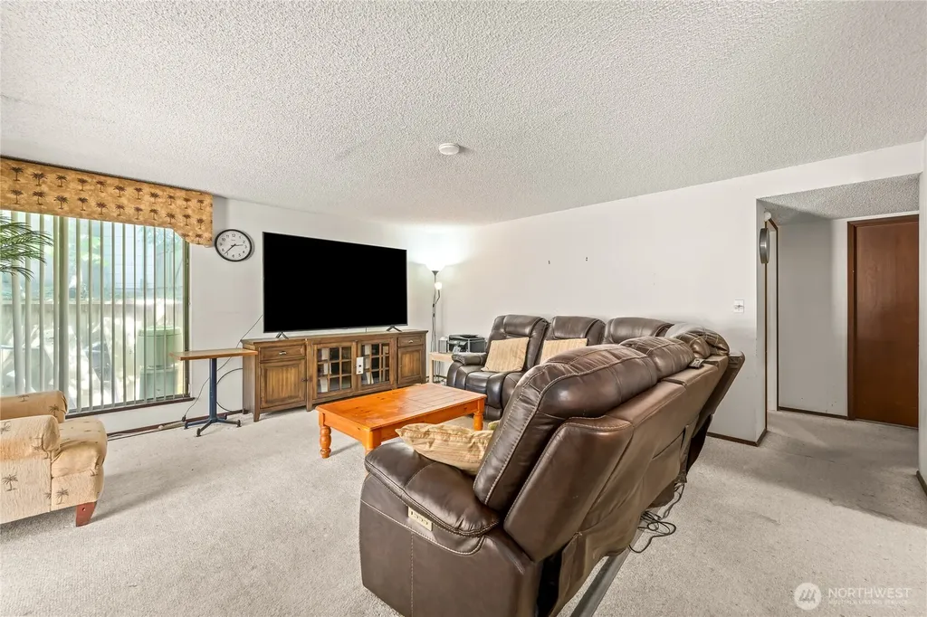 32416 29th Avenue SW Federal Way WA 98023