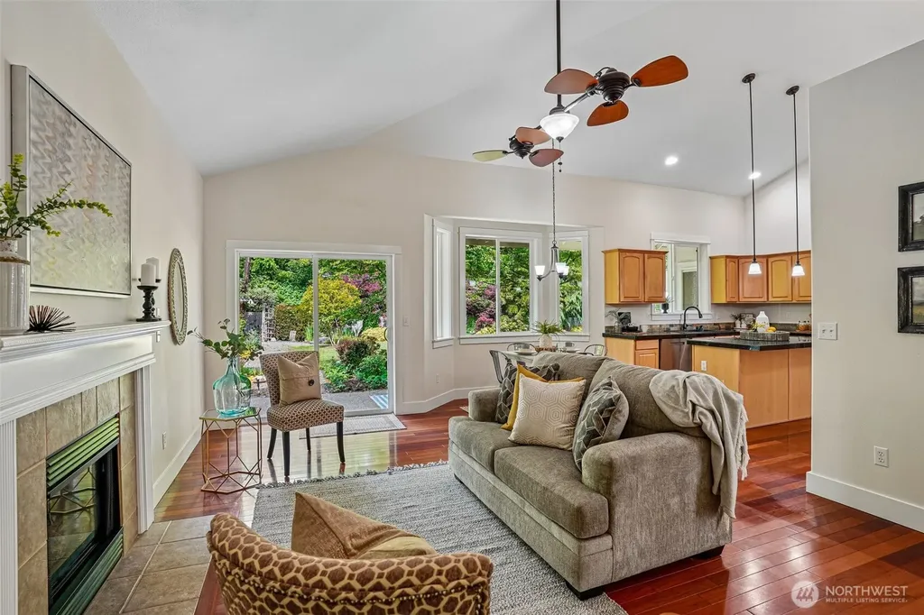 1043 Potlatch Drive Fox Island WA 98333