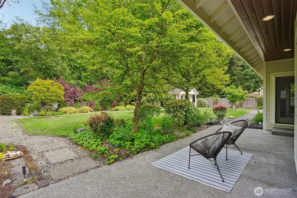 1043 Potlatch Drive Fox Island WA 98333